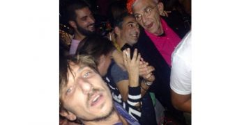 Ο Γιάννης Μπουτάρης συναγωνίζεται τον Ψινάκη σε εκκεντρικό στυλ