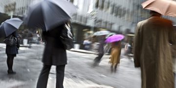 Με συννεφιά και βροχές ο καιρός της Πέμπτης - Αναλυτική πρόγνωση