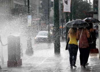 Βροχές, υγρασία και υψηλές θερμοκρασίες ο καιρός για σήμερα