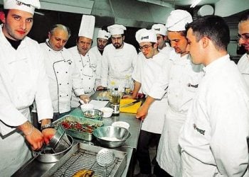 Ζητούνται έμμισθοι μαθητευόμενοι μάγειρες στη Γερμανία