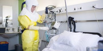 Στη Βουλή τα μέτρα του υπουργείου Υγείας για τον Έμπολα