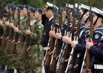 Ένστολοι: Αυξήσεις από το Νοέμβριο - Αναλυτικά τα ποσά ανά βαθμό