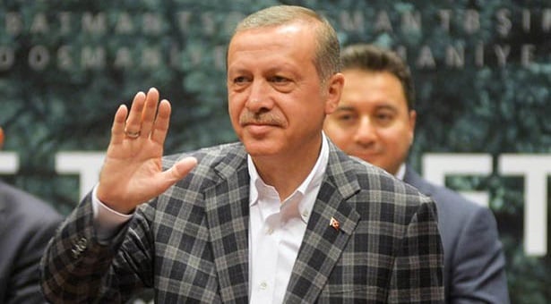 Ο σουλτάνος Ερντογάν και τα σχέδιά του για μακρά παραμονή στην εξουσία