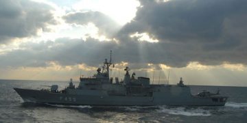 Απομακρύνονται οι Έλληνες από την κόλαση της Λιβύης