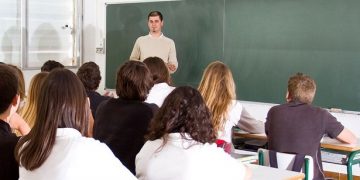 «Κλείδωσαν» οι προσλήψεις 19.500 αναπληρωτών στα σχολεία
