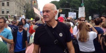 Ο Γιώργος Παπανδρέου διαδηλωτής! (φωτο)