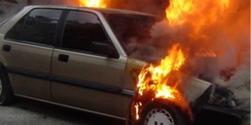 Αιγάλεω: Στις φλόγες τυλίχθηκε IX - Ένας νεκρός