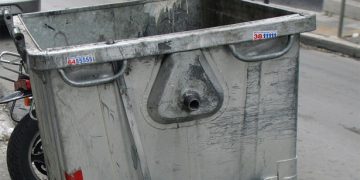 Άνδρας βρέθηκε δολοφονημένος σε κάδο σκουπιδιών