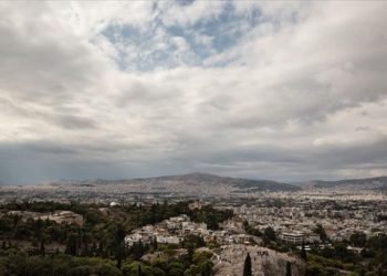 Αρχίζει ψύχρα από σήμερα: Βροχές και πτώση θερμοκρασίας