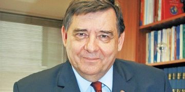 Βγαίνει από το νοσοκομείο ο Καρατζαφέρης – ποιους ευχαριστεί