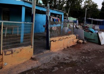 Αναστέλλεται μέχρι νεοτέρας η μετεγκατάσταση των Ρομά του Χαλανδρίου