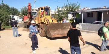 Κατεδαφίζονται 12 παραπήγματα στον καταυλισμό Ρομά μετά την προσωρινή «ανακωχή» (βίντεο)