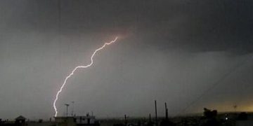 Περίπου 10.500 κεραυνοί έως το μεσημέρι – Δύο νεκροί σε Ηλεία και Μεσσηνία 2