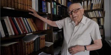 Στο Ινστιτούτο Νεοελληνικών Σπουδών το αρχείο του Εμμ. Κριαρά