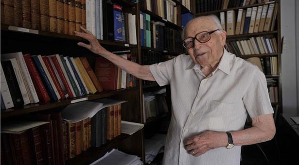 Στο Ινστιτούτο Νεοελληνικών Σπουδών το αρχείο του Εμμ. Κριαρά