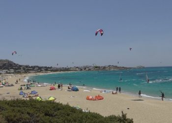 Επιστρέφει η ζέστη, παραμένουν τα μποφόρ στα πελάγη