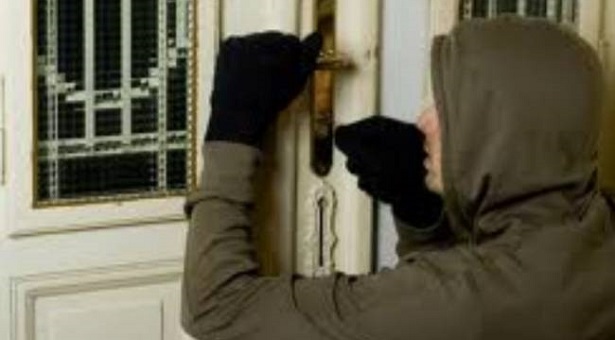 Θεσσαλονίκη: 35χρονος «άδειαζε» μονοκατοικίες και τροχόσπιτα