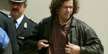 Στα δικαστήρια Πειραιά o Σάββας Ξηρός
