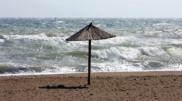 Με μποφόρ και μπουρίνια μας αποχαιρετά το καλοκαίρι, υψηλός ο κίνδυνος πυρκαγιάς