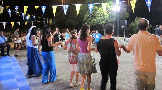 Η Κυψέλη, ένα ποντιακό χωριό του Αγρινίου, γλεντάει (βίντεο)