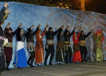 Εντυπωσίασαν οι ποντιακοί σύλλογοι την 12η Πανελλήνια Χορευτική Συνάντηση Σερρών (βίντεο)