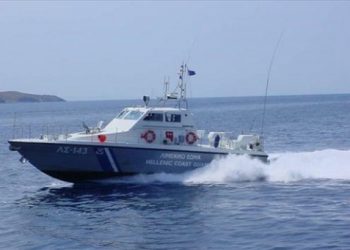 Ένας νεκρός σε ναυάγιο δουλεμπορικού στο Φαρμακονήσι