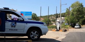 Έναν όμηρο και 300.000 ευρώ πήραν οι ληστές στο Δίστομο