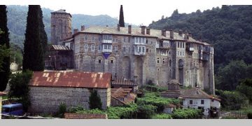 Ένας νεκρός μοναχός και δύο τραυματισμένοι πυροσβέστες στο Άγιο Όρος