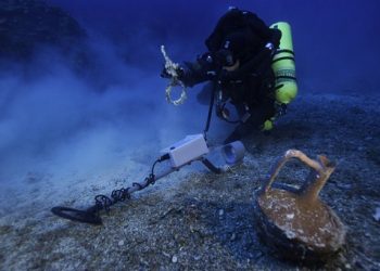 Στο φως νέα ευρήματα από το βυθό των Αντικυθήρων (φωτο-βίντεο)