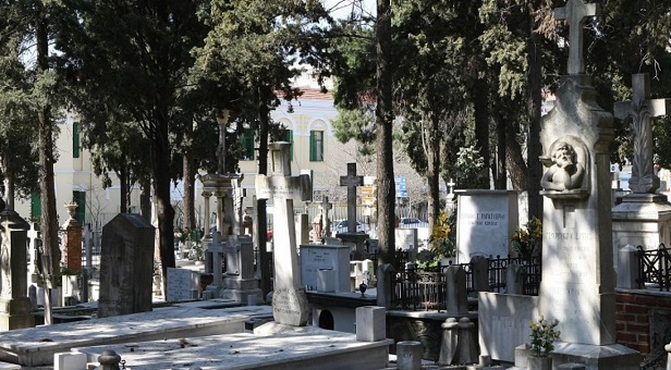 Φρίκη στη Θεσσαλονίκη: Την έθαψαν ζωντανή, πέθανε από ασφυξία!