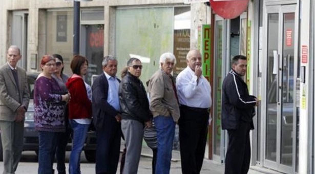 Πιστώνονται οι συντάξεις του ΙΚΑ και του Δημοσίου