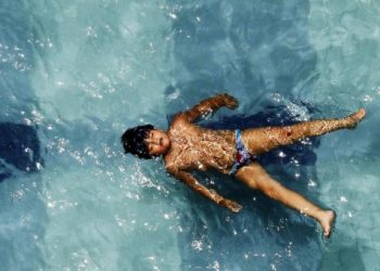 Καιρός: συνεχίζεται ο καύσωνας, δροσίζει από την Κυριακή