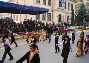 Οι Πόντιοι στην παρέλαση για την απελευθέρωση της Βέροιας