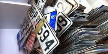 Η Δημοτική Αστυνομία της Αθήνας επιστρέφει πινακίδες από σήμερα