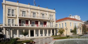 Αγόραζαν κουρτίνες, μοκέτες και στόρια με λεφτά του δήμου Πύργου