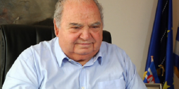 Εφαρμογή νόμων: Δάσκαλε που δίδασκες…