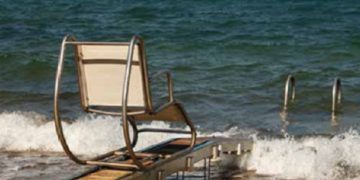 Η ράμπα νίκησε τον ρατσισμό στην παραλία της Νέας Μάκρης!