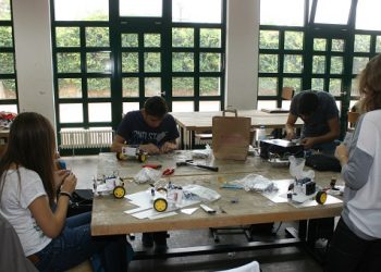 Μαθητικά ρομπότ στη Θεσσαλονίκη υπό την καθοδήγηση του Μιχάλη Σεβδυνίδη