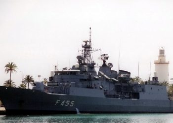 Η φρεγάτα Σαλαμίς αύριο στο λιμάνι του Πειραιά