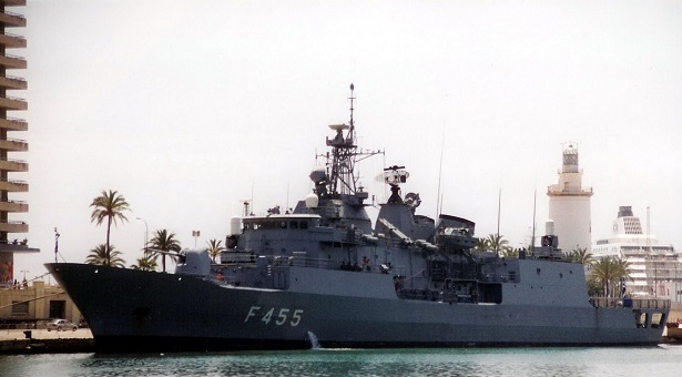 Η φρεγάτα Σαλαμίς αύριο στο λιμάνι του Πειραιά