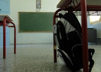 Ρόδος: 14χρονος πήγε στο σχολείο με τσεκούρι για να εκδικηθεί καθηγήτρια!