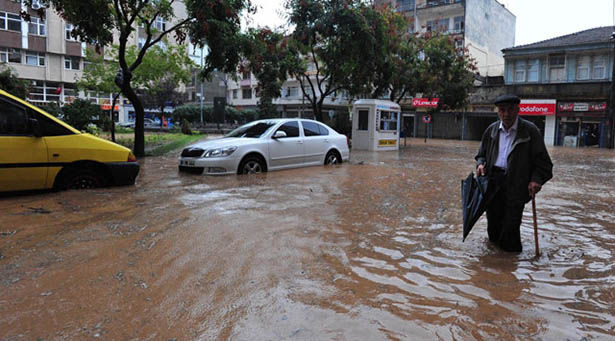 Πλημμύρες στην Τραπεζούντα (βίντεο)