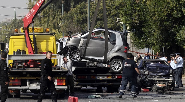 Τρεις νεκροί σε αιματηρό τροχαίο στην Πέτρου Ράλλη