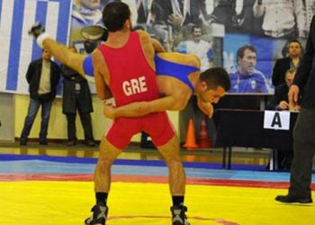 Με ποντιακή λύρα γιόρτασε το χάλκινο ο παλαιστής Δ. Τσεκερίδης