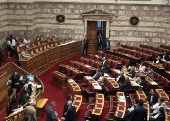 Σε ζωντανή σύνδεση η συζήτηση για το αντιρατσιστικό νομοσχέδιο στη Βουλή