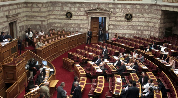Σε ζωντανή σύνδεση η συζήτηση για το αντιρατσιστικό νομοσχέδιο στη Βουλή
