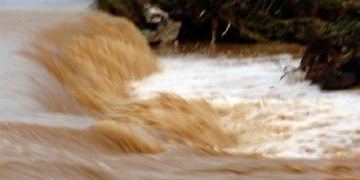Πλημμύρισε η Β. Ελλάδα (βίντεο) - 49χρονος παρασύρθηκε από χείμαρρο
