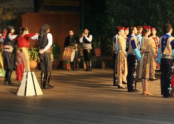 Πόντιοι και Αρμένιοι μαζί στο «Χρέος» διηγήθηκαν τη Γενοκτονία (φωτο)