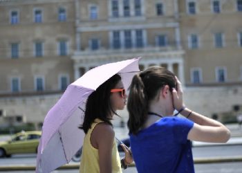 Με ζέστη και σκόνη σήμερα ο καιρός