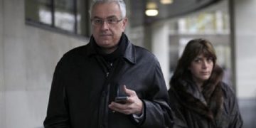 Στην Ελλάδα μετά την έκδοσή του το ζεύγος Γριβέα, για την υπόθεση του Ταχυδρομικού Ταμιευτηρίου